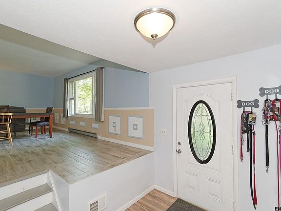 2nd image of 34 Wineberry Ln