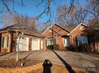 1018 Merrywood Dr, Newton, NC 28658