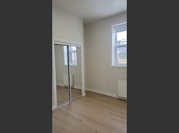 5th image of 304 Albert St W #102
