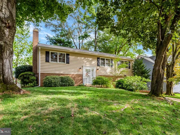 2503 Bright Wood Dr, Dunn Loring, VA 22027