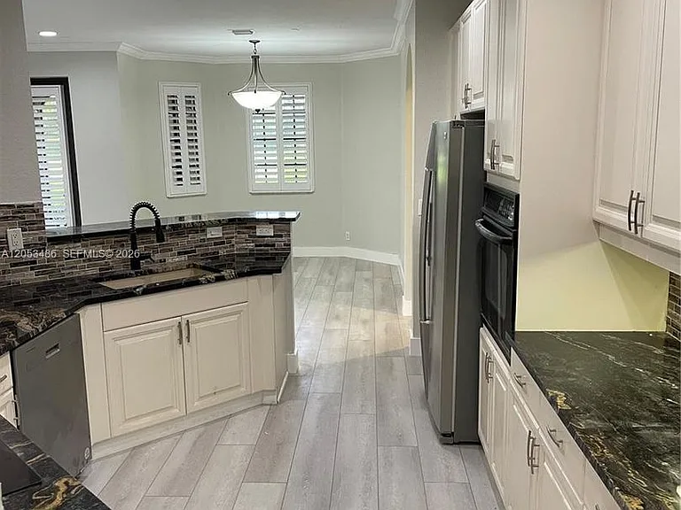 2727 Center Court Dr — Photo 1