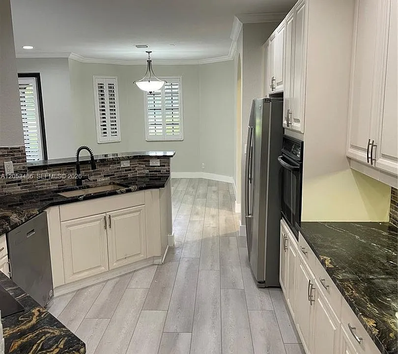 2727 Center Court Dr