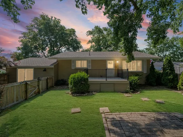 109 W Fillmore St, Philo, IL 61864