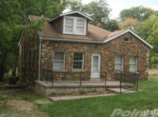 2129 Robertsville Rd, Villa Ridge, MO 63089