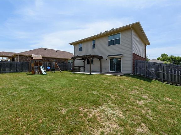 3rd image of 1221 Feather Crest Dr