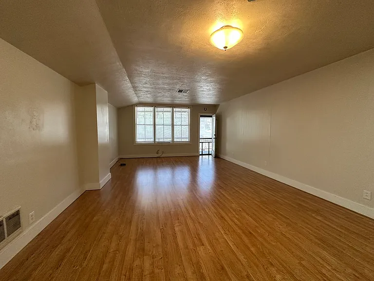 46 N Stewart St #F — Photo 2