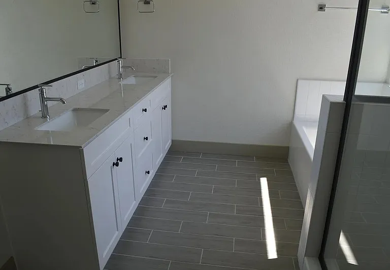 2430 Bastidas Dr — Photo 31
