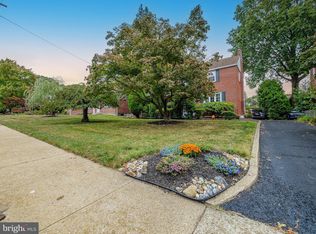 413 E Manoa Rd, Havertown, PA 19083
