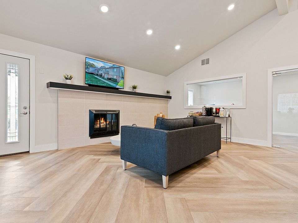 Bloomfield On The Green West Bloomfield, MI Apartment Rentals West