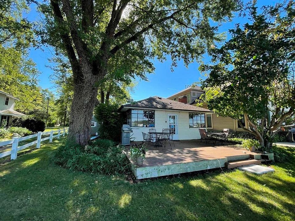 Welcome to 4302 E Forest Glen