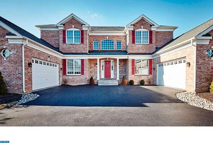 1st image of 310 Clubhouse Ln