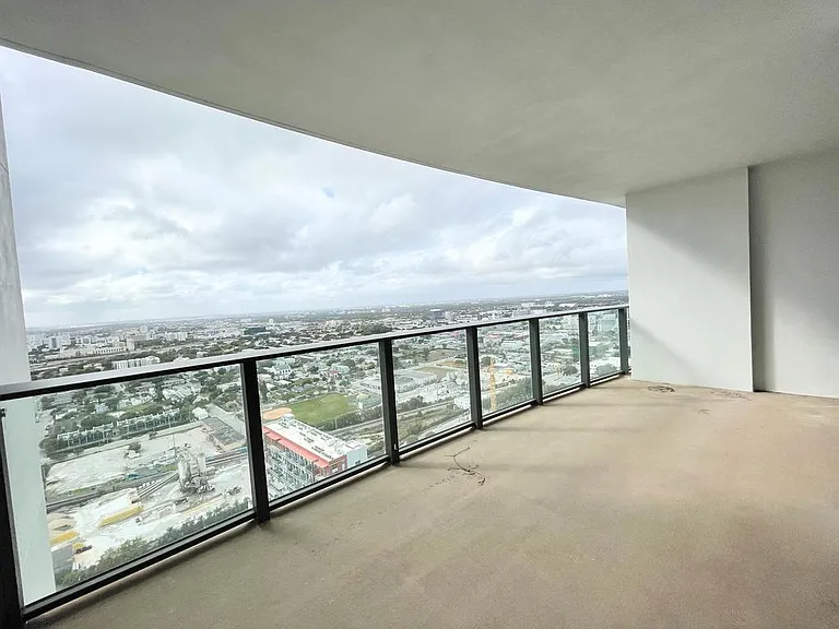 SPACIOUS BALCONY