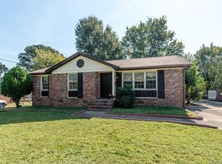 1008 Comstock Dr, Charlotte, NC 28217