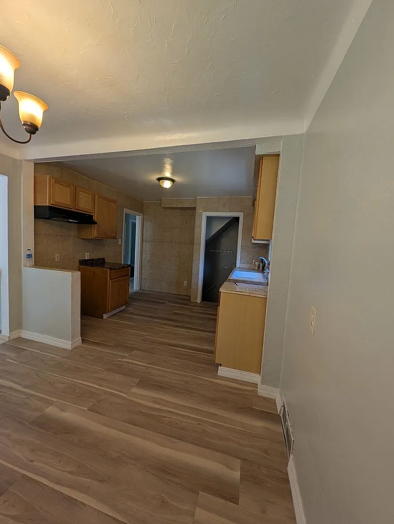 3 bedroom 1 bath Detroit westside near warren/Telegraph — Photo 3