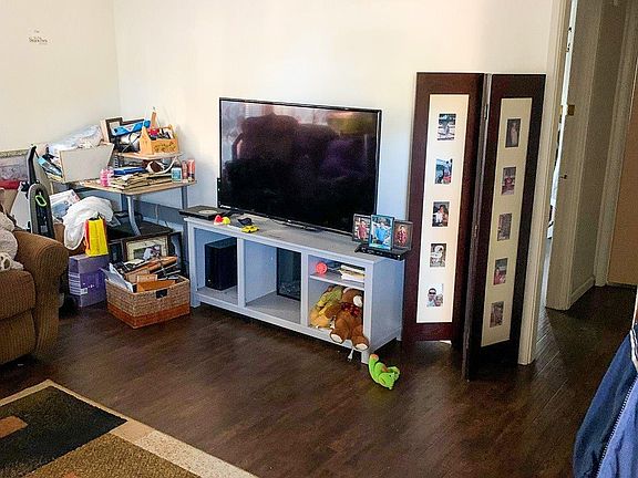 3rd image of 1022 Divver St