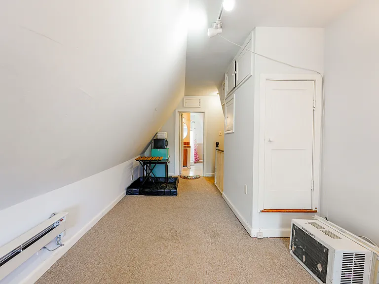 241 Rockingham Rd #3 — Photo 7
