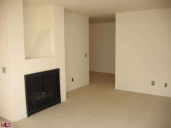 2nd image of 1124 N La Cienega Blvd APT 209