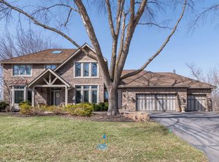 291 Trappers Pass, Chanhassen, MN 55317