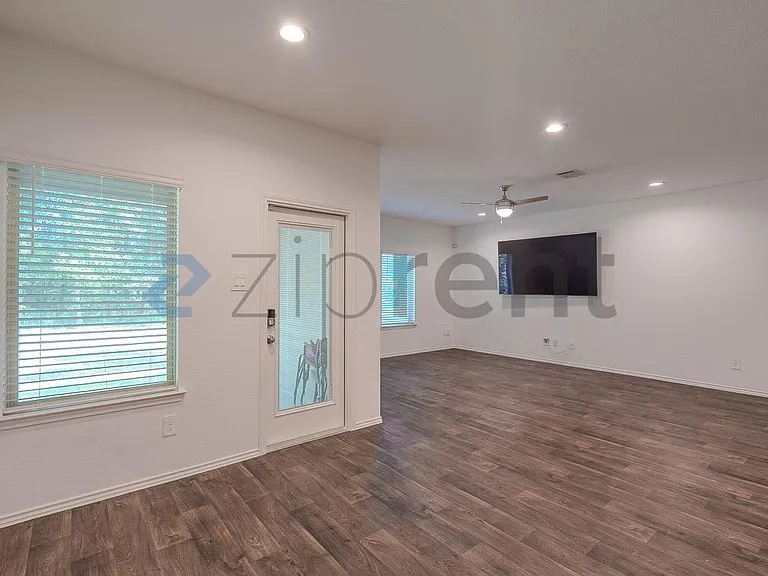 2914 Roman Forest Blvd — Photo 10