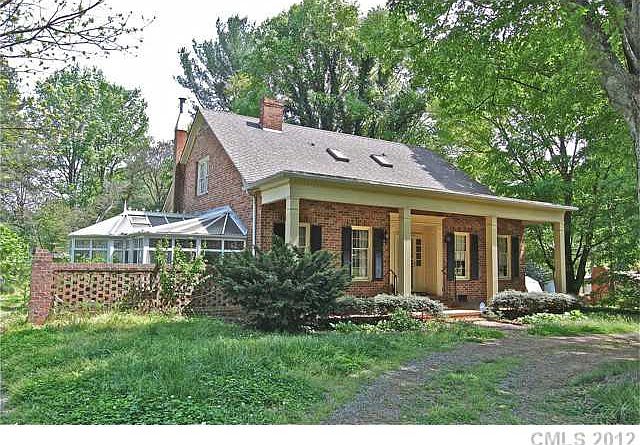 1st image of 1204 N Main St