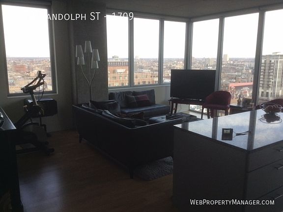 4th image of 659 W Randolph St APT 1709