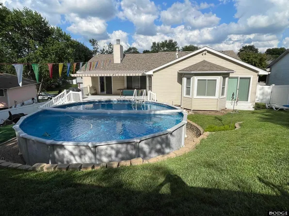 6325 Briar Rosa Dr, Lincoln, NE 68516