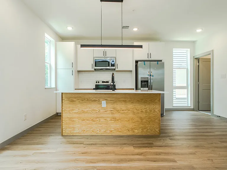4001 Roseland Ave — Photo 24