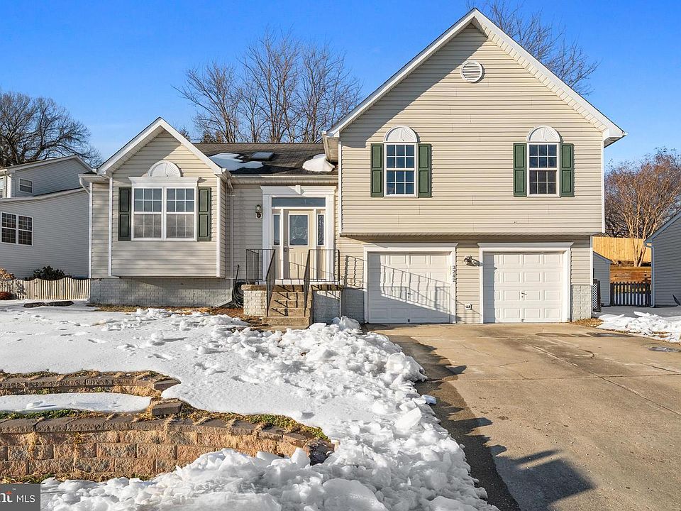 1st image of 3242 Rector Lookout St