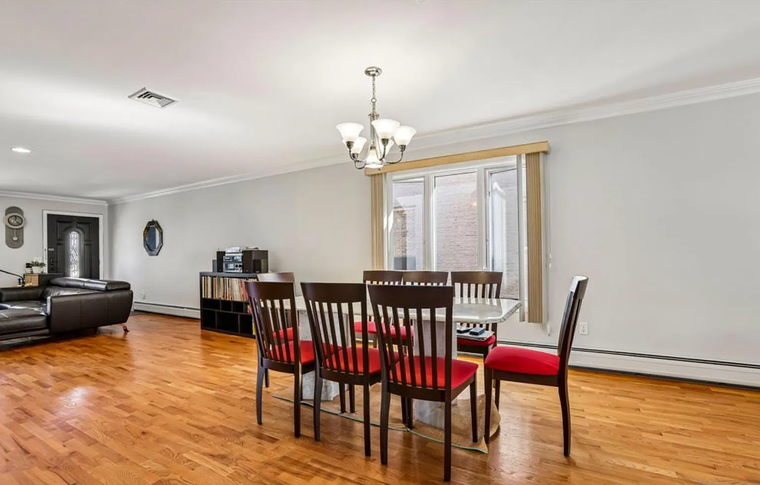 3 bed, 2.5 bath, 2436 sqft, $4,750 — Photo 4