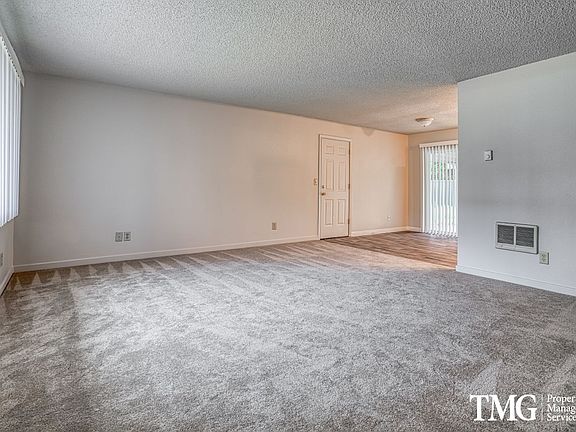 5th image of 8818 NE Lewis Dr