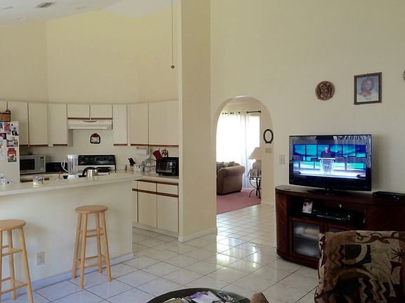 4th image of 9510 Dunhill Dr