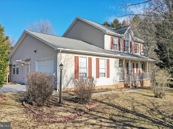 222 Pastoral Ct, Martinsburg, WV 25403