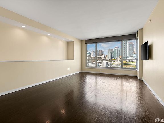 3rd image of 219 Brannan St Unit 12C