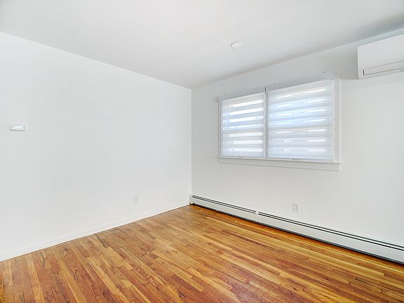 5th image of 217 Eppirt St #1