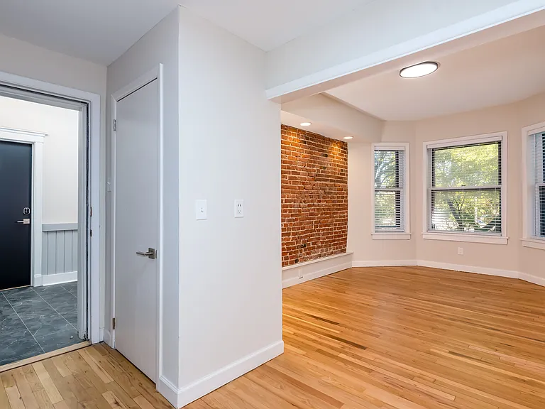 1910 Tower Grove Ave #2L — Photo 14