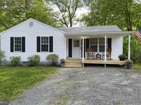 8315 Cedar Ln, Lusby, MD 20657