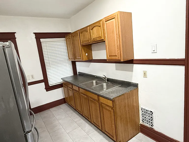255 Ravine Ave — Photo 5