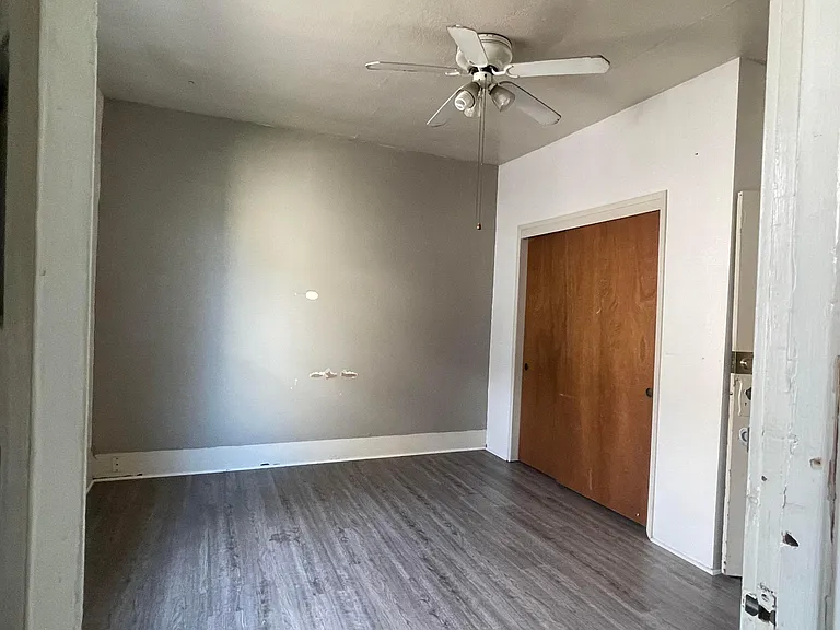 345 W 1st Ave — Photo 22