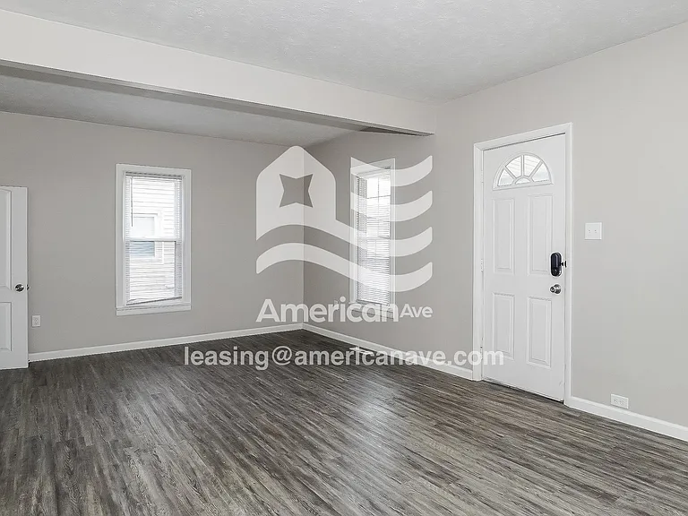 763449_004_wm_-_living_room_13364871.jpg