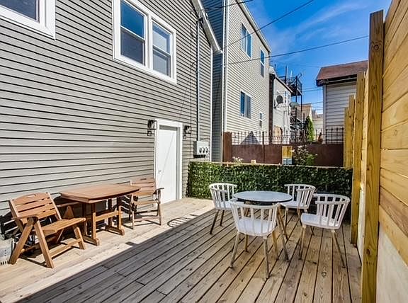 5th image of 1840 N Mozart St #1