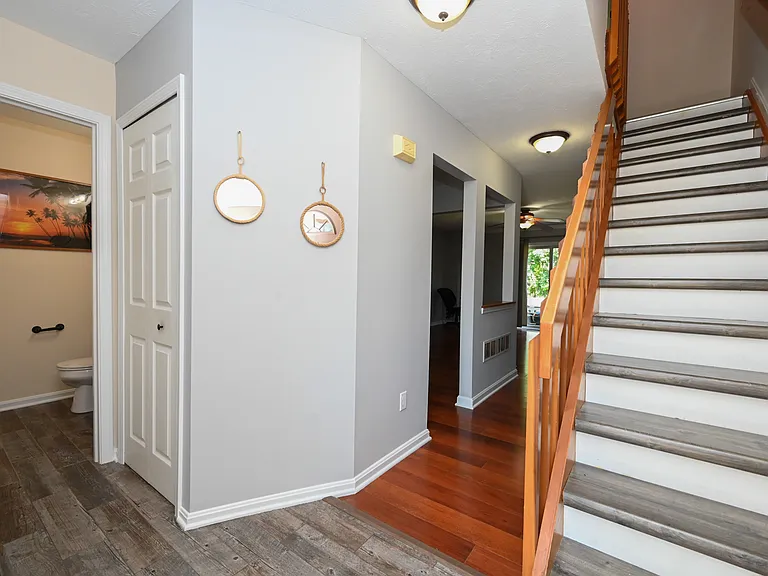 655 Almas Ct — Photo 3