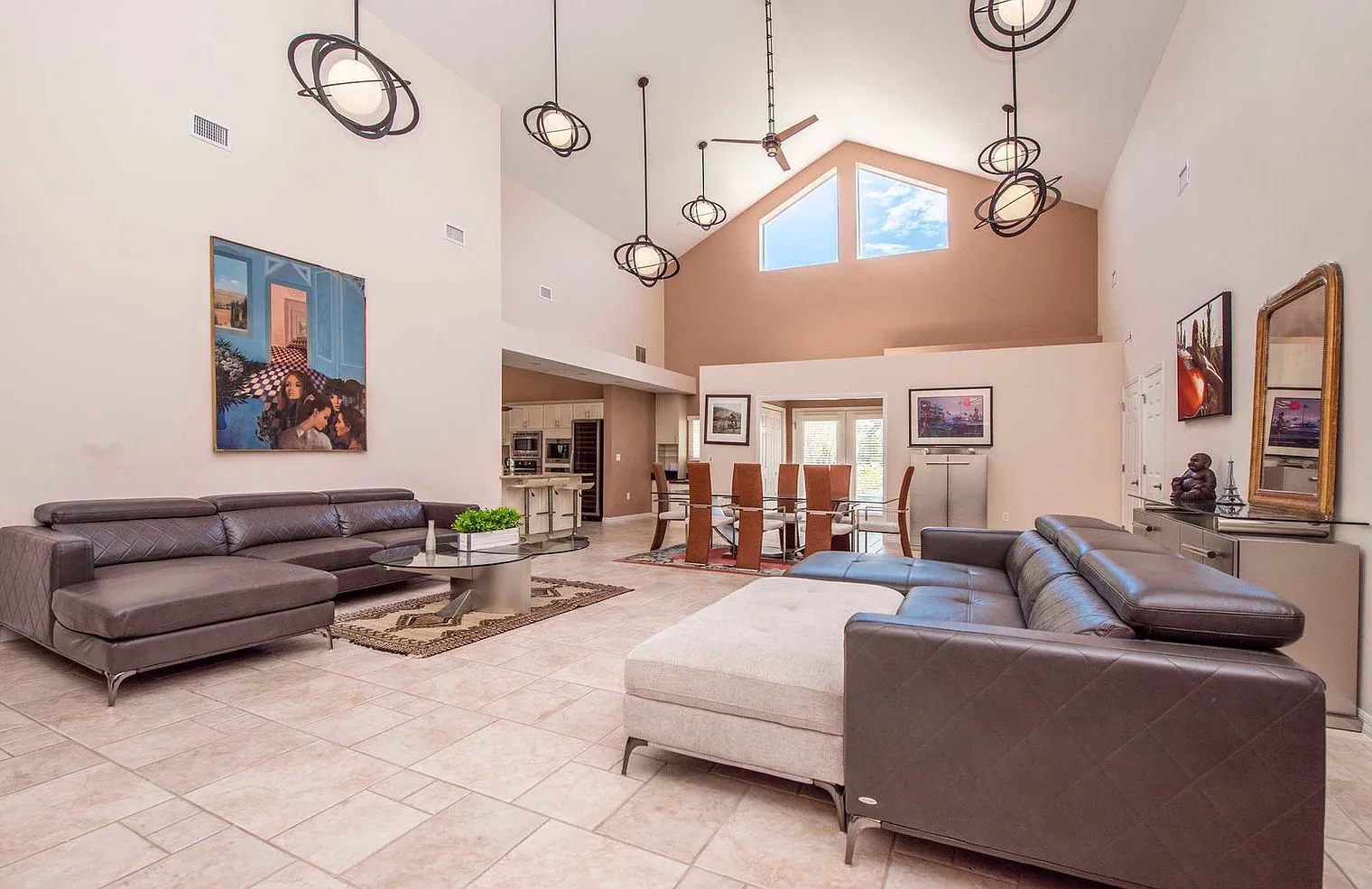 4 bed, 4.0 bath, 4122 sqft, $8,880 — Photo 2