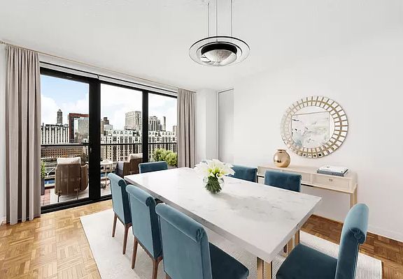 3rd image of 531 Main St APT 1919