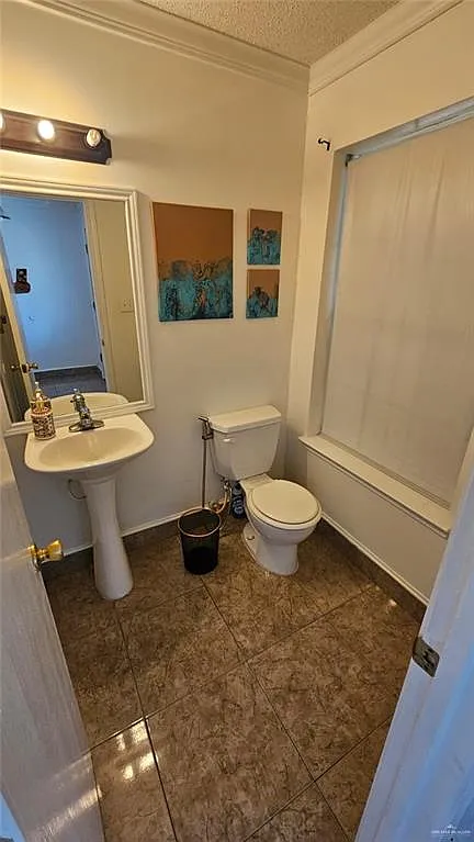 3 bed, 2.5 bath, 1823 sqft, $1,600 — Photo 3