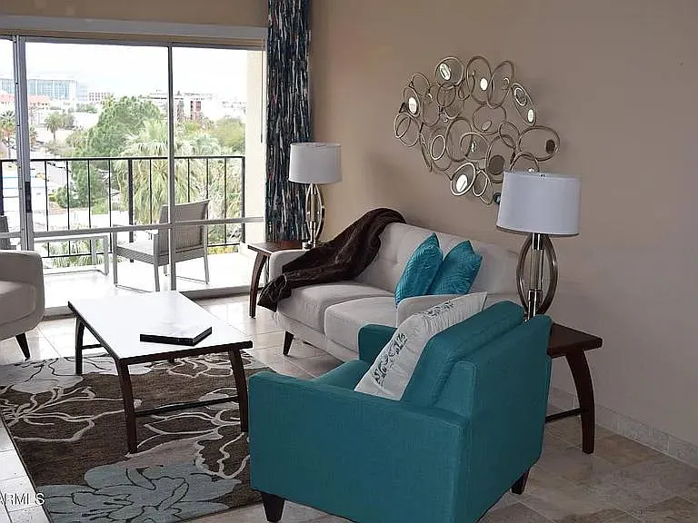 805 N 4th Ave #606 — Photo 3