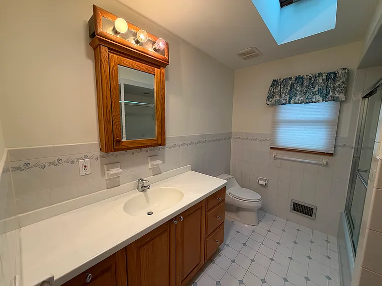 300 Saint Johns Pl — Photo 13