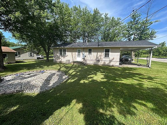 3rd image of 201 N Sandfort Ave