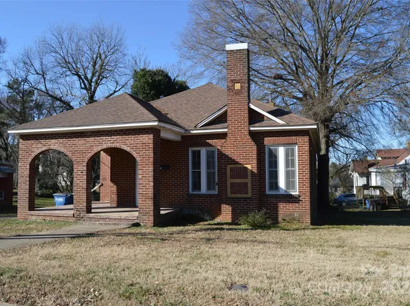 622 S Green St, Statesville, NC 28677