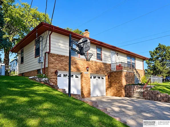 1102 S 62nd St, Omaha, NE 68106