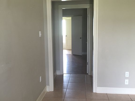 3rd image of 40512 Fox Run Dr